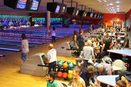 Bowling Stadium Laser Game  Quiz Game  Karaoké Box  Restaurant  Billard  Club